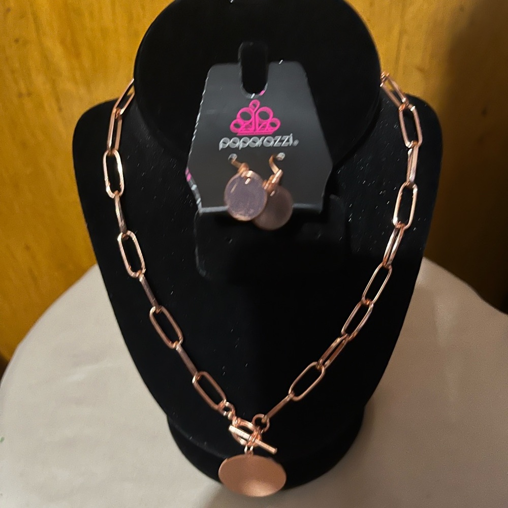 Paparazzi Jewelry just in time for Mothers Day we as women love jewelry